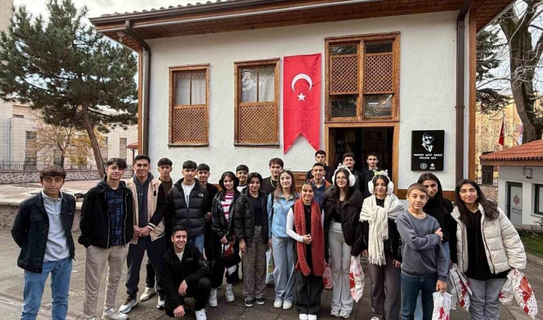 Hakkari Valisi Ali Çelik, Ankara kültür gezisiyle Cumhuriyet Anadolu Lisesi