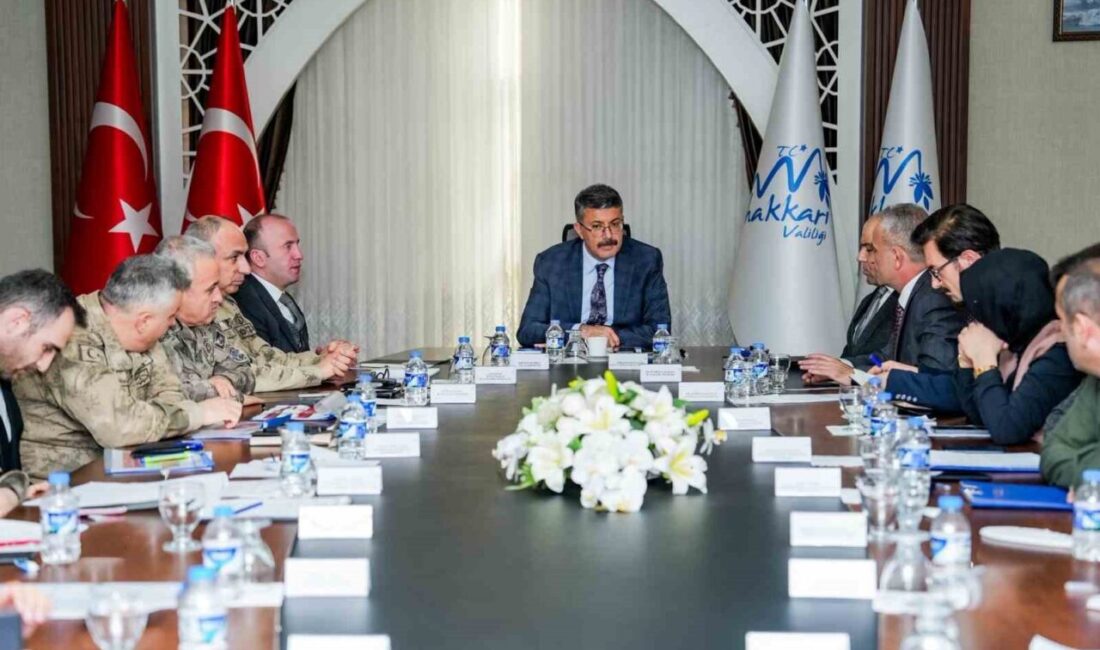 Hakkâri’de Kadına Yönelik Şiddetle Mücadele İçin Değerlendirme Toplantısı Yapıldı Hakkâri'de, "Kadına Yönelik Şiddetle Mücadele İç Genelgesi" doğrultusunda, Vali Ali