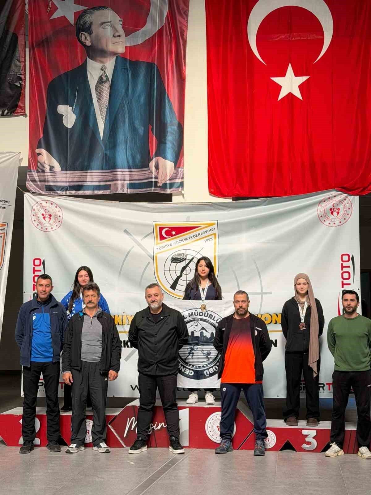 Kayserili sporcu Hale Derya Eroğlu, Mersin'de düzenlenen Havalı Silahlar Avrupa