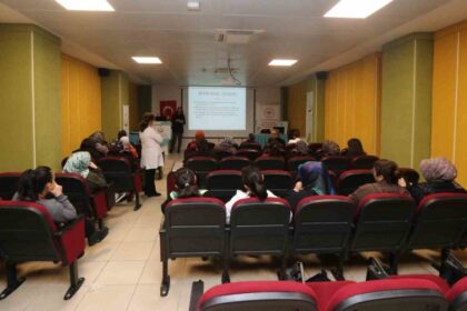 Amasya Üniversitesi Hastanesinde Sekreterlere İletişim ve Hitabet Eğitimi Verildi