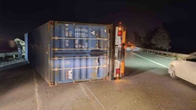 Hatay’da meydana gelen fırtına, İskenderun ve Payas ilçelerinde ulaşımda sorunlar