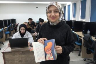 Pınar Göktaş, Yozgat’ta akademik kariyerinde öğrencilerine ilham veren bir sanatçı oldu.