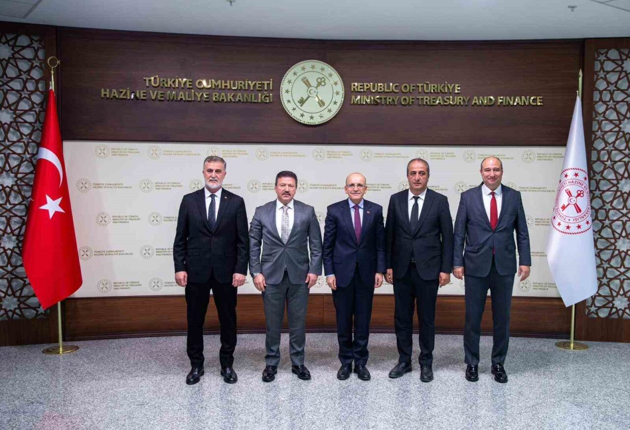 Hazine ve Maliye Bakanı Mehmet Şimşek, Türkiye Şoförler ve Otomobilciler