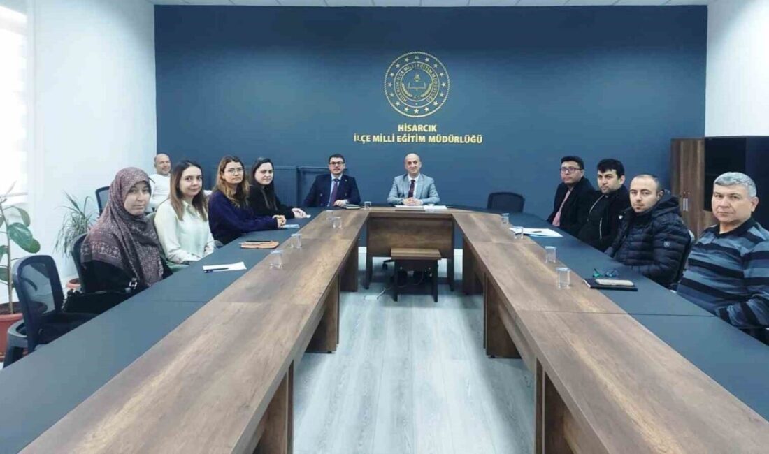 Kütahya'nın Hisarcık ilçesinde, İlçe Milli Eğitim Müdürü Hasan Kilitci liderliğinde