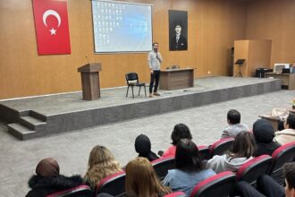 Kütahya Hisarcık’ta “Sosyal Medya Bağımlılığı” Konferansı Gerçekleştirildi