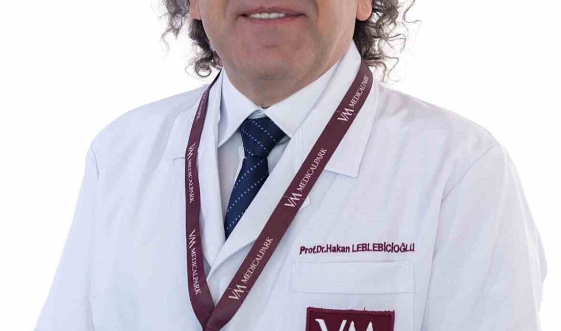 “Dünya AIDS Günü’nde Türkiye’deki HIV Vakalarında Artışa Dikkat Çekildi” 1 Aralık Dünya AIDS Günü’nde Prof. Dr. Hakan Leblebicioğlu, Türkiye'de