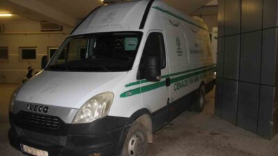 Konya'nın Hüyük ilçesinde, Mahmut Vurulmaz (38), oğlu önünde husumetlileri tarafından