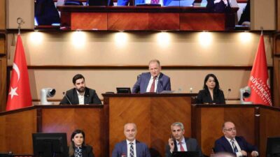 İBB Meclisinde İSBİKE Bisikletleri Tartışması: Gergin Anlar Yaşandı İstanbul Büyükşehir Belediyesi Meclisi'nin Aralık oturumunda, AK Parti ve CHP