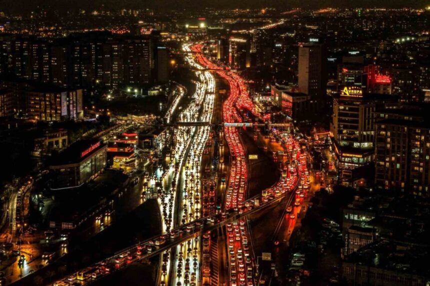 İhlas Haber Ajansı, 2025 yılının en etkileyici fotoğraflarını seçti.