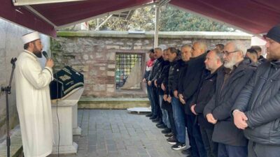 İhlas Haber Ajansı’nın Taksim muhabiri 67 yaşındaki Sümer Avcı, hastanede