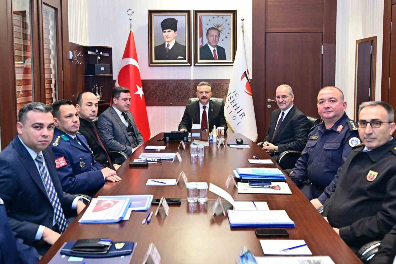 Eskişehir’de Vali Hüseyin Aksoy’un Başkanlık Ettiği Güvenlik Koordinasyon Toplantısı Gerçekleşti