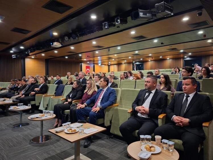 Bilecik Sağlık Müdürü: Acil Sağlık Hizmetlerinde İş Birliğine Önem Veriyoruz Bilecik İl Sağlık Müdürü Dr. Ferhat Damkacı, acil sağlık hizmetlerinin