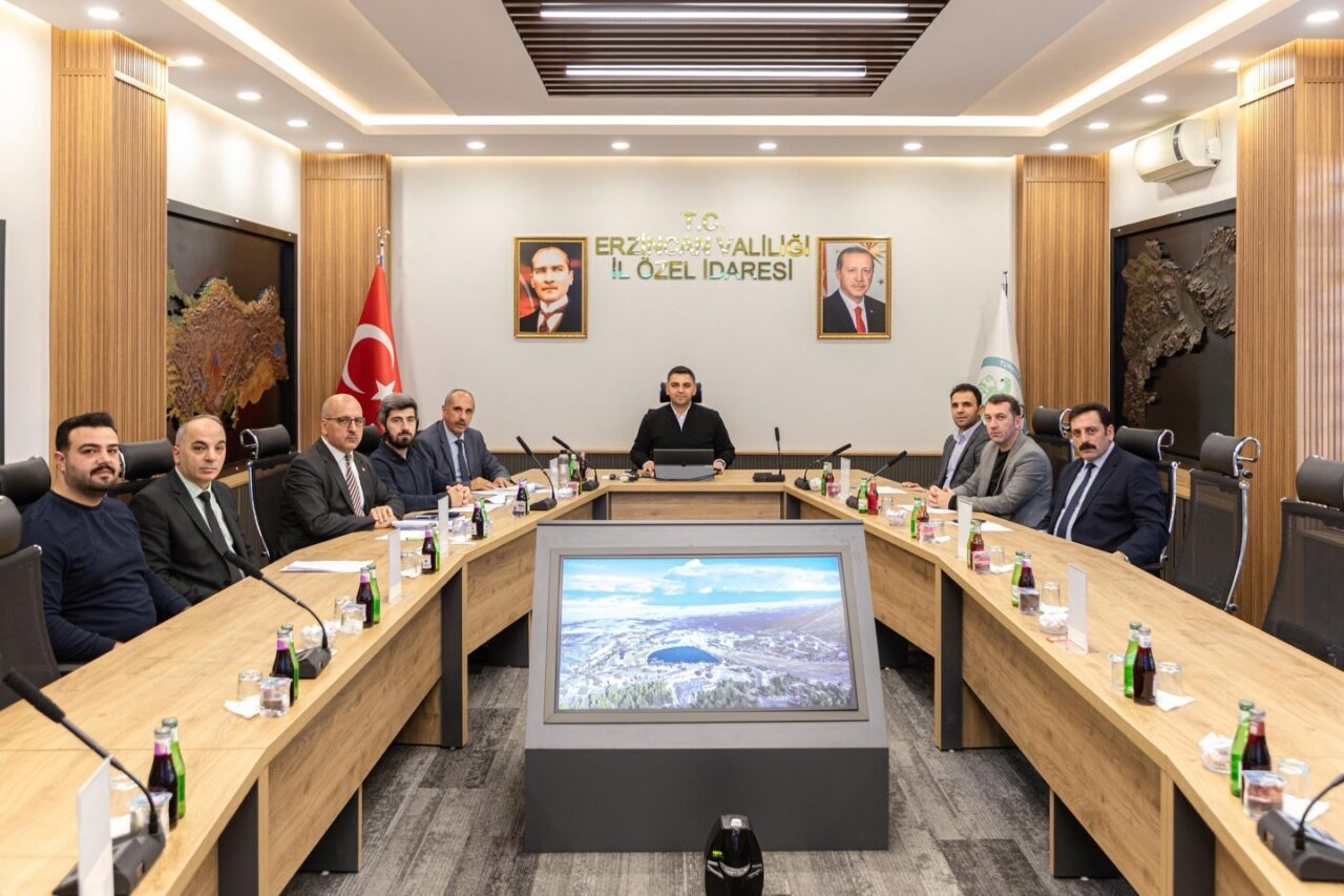 Erzincan’da İl Encümen Toplantısı, Vali Yardımcısı Mehmet Emre Canpolat Başkanlığı’nda Gerçekleştirildi