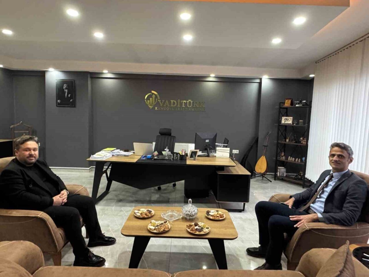 Çaycuma Kaymakamı Adem Kaya, VadiTürk Araştırma'nın operasyon merkezini ziyaret etti.