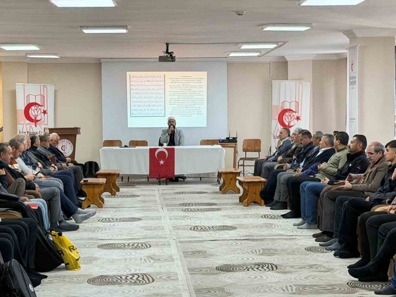 İlim Yayma Cemiyeti, 75. kuruluş yılını Van'da düzenlediği programla kutladı.