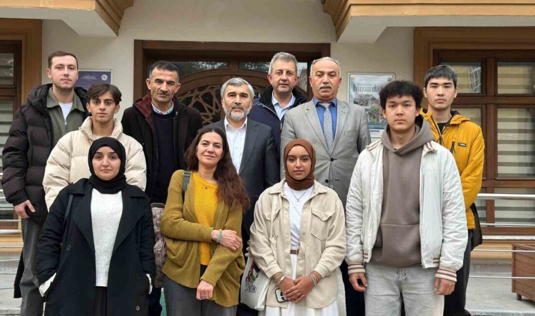 Eskişehir Uluslararası Öğrenci Derneği yöneticileri, ilk ziyaretlerini İl Müftüsü Muharrem