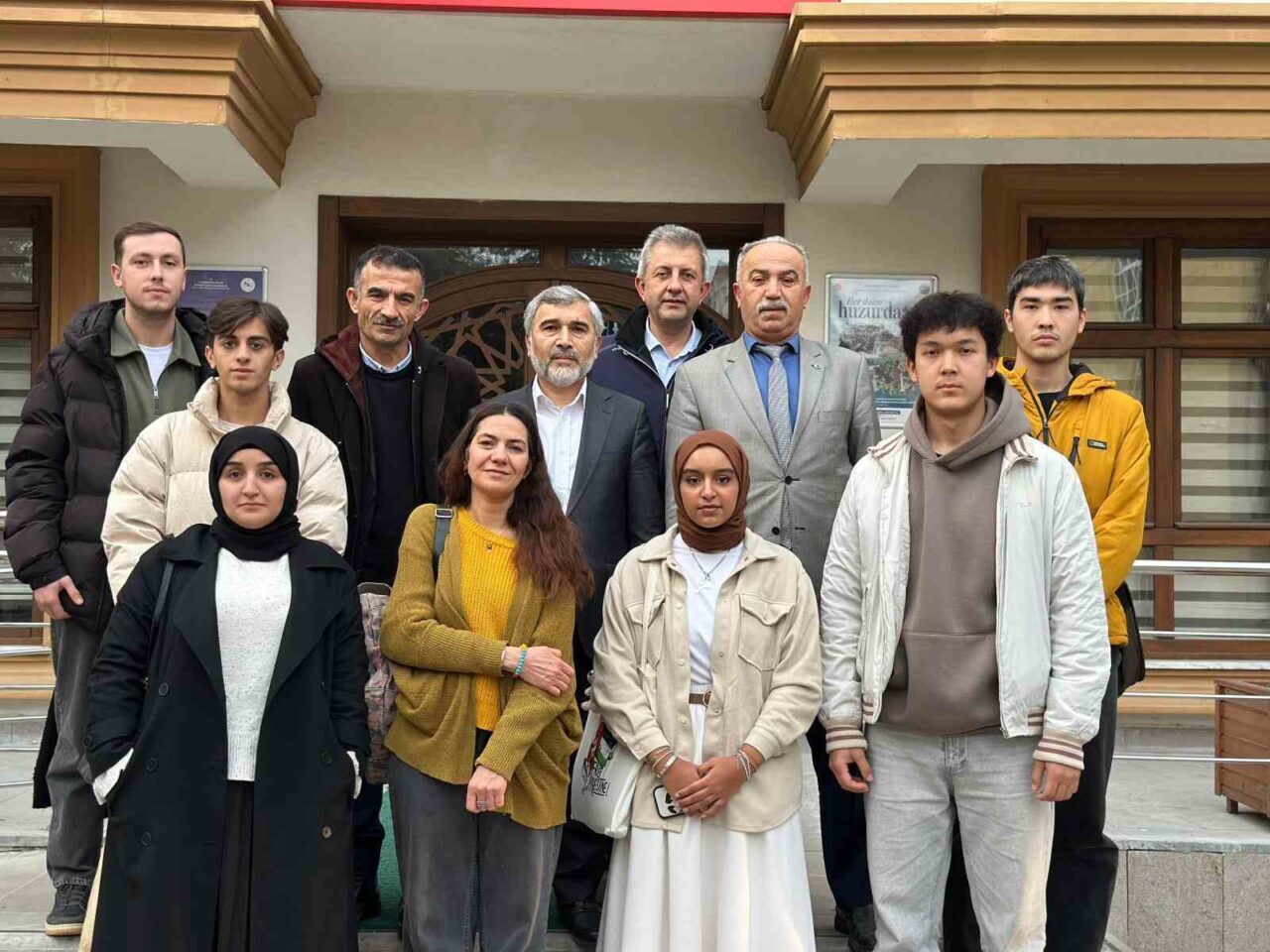 Eskişehir Uluslararası Öğrenci Derneği yöneticileri, ilk ziyaretlerini İl Müftüsü Muharrem