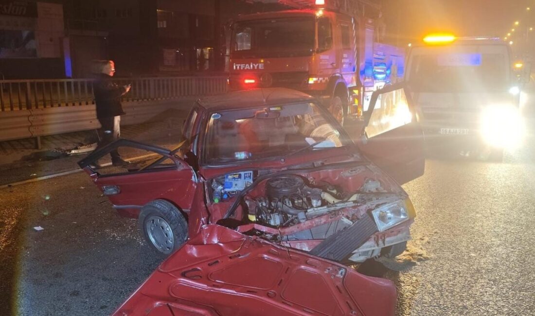 Bursa'nın İnegöl ilçesinde kontrolden çıkan Salih Ü. yönetimindeki otomobil, bariyerlere