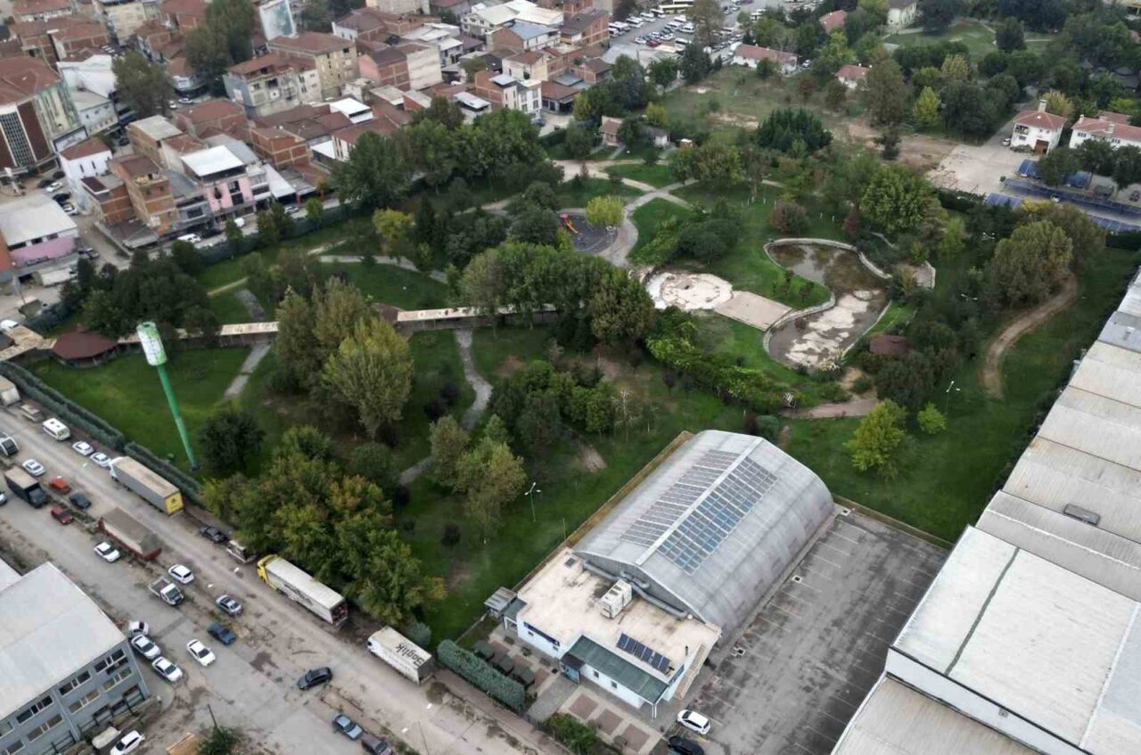 İnegöl Belediyesi, Botanik Park'ta yeni bir sosyal yaşam alanı oluşturmak