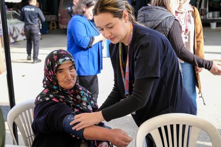 Bilecik’te Sağlık Alanında Farkındalık Yaratmak İçin Bilim Kafe Etkinliği Gerçekleştirildi Bilecik Şeyh Edebali Üniversitesi, İnhisar'da "7’den 70’e Sürdürülebilir Sağlık" temalı