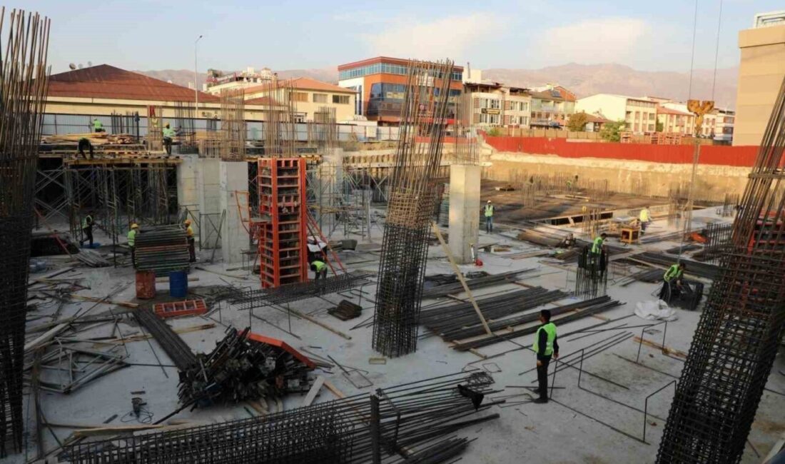 Ekim Ayında İnşaat Üretiminde Yıllık Yüzde 28’lik Büyüme, Aylık Bazda Küçük Bir Düşüş Yaşandı Türkiye İstatistik Kurumu'nun verilerine göre, Ekim ayında inşaat üretimi yıllık