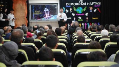 Bayburt'taki Şehit Sebahattin Bozo Ortaokulu, İnsan Hakları ve Demokrasi Haftası