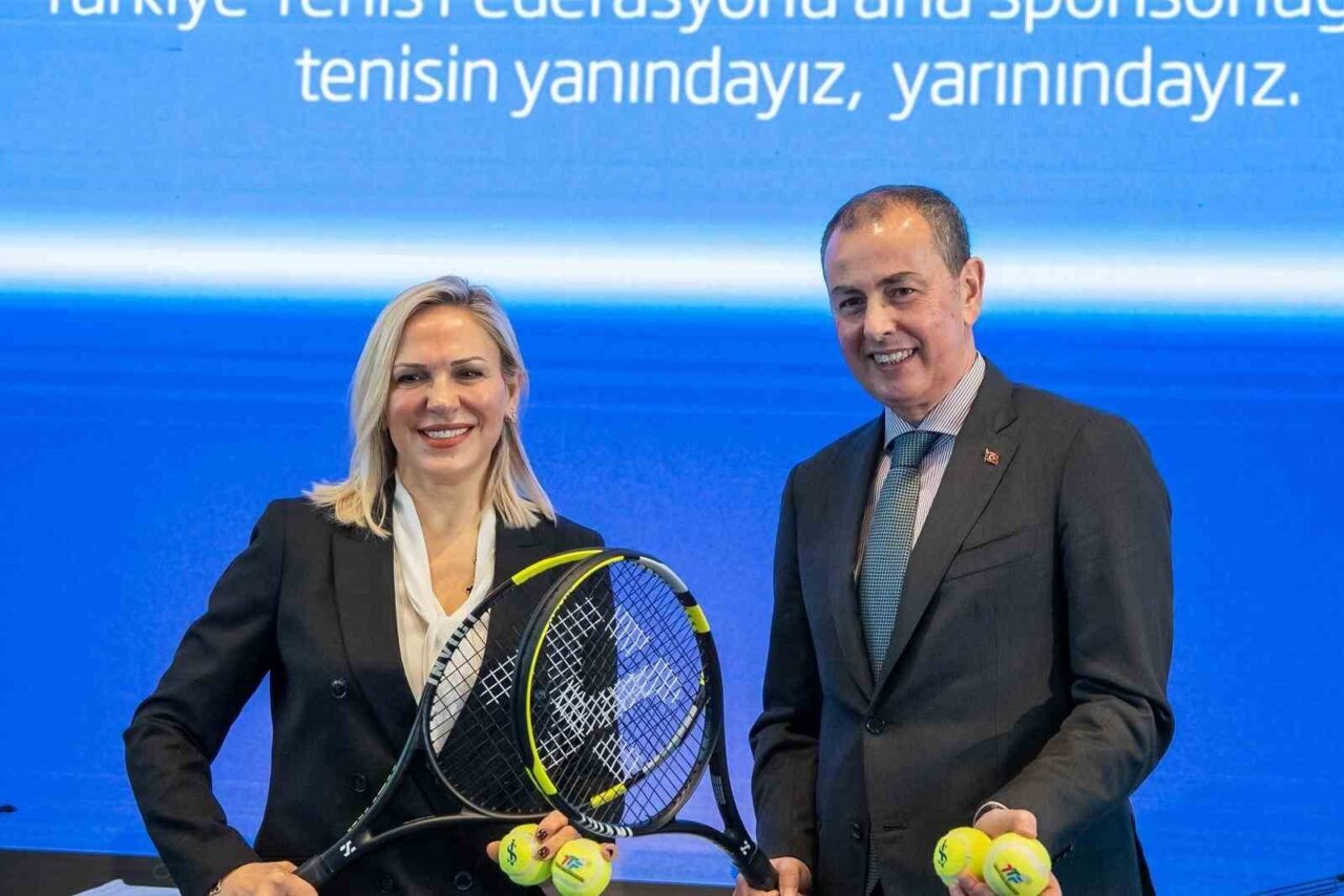 İş Bankası, Türkiye Tenis Federasyonu ile yaptığı ana sponsorluk anlaşmasıyla,