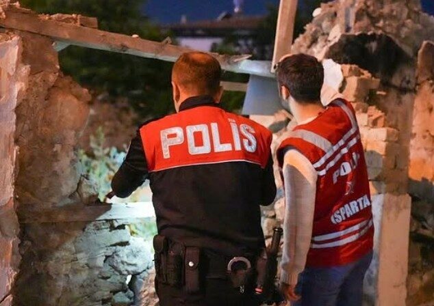 Isparta’da Uyuşturucu Operasyonlarında 19 Gözaltı, 8 Tutuklama Gerçekleşti Isparta'da son iki haftada düzenlenen operasyonlarda 19 kişi yakalandı ve