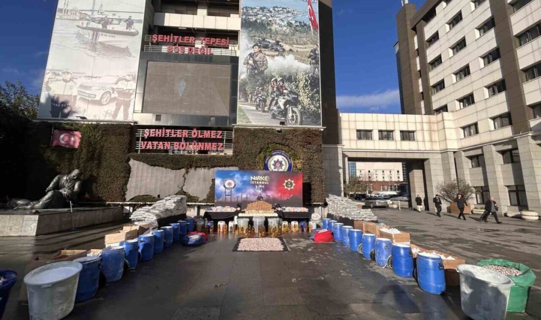 İstanbul’da uyuşturucu operasyonunda 1 ton 144 kilo madde ve 6.8 milyon hap ele geçirildi İstanbul'da gerçekleştirilen uyuşturucu operasyonlarında 1 ton 144 kilo uyuşturucu ve
