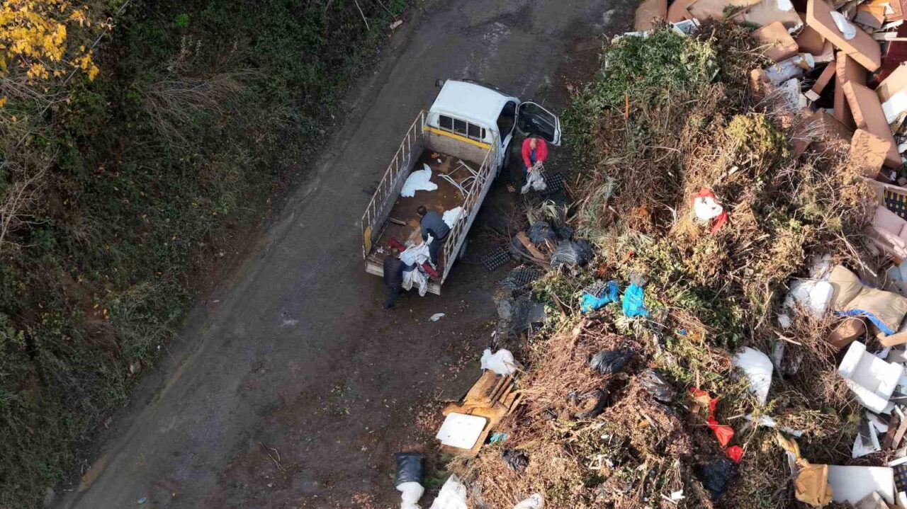 İstanbul'da çevre kirliliği artmaya devam ediyor. Beşiktaş Levazım Mahallesi'nde bulunan