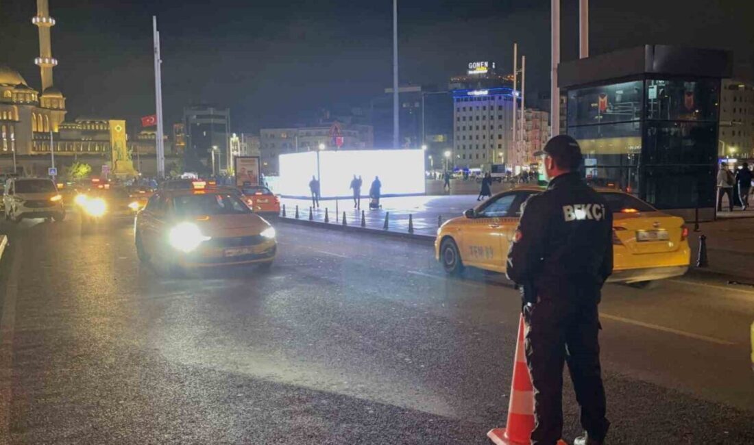İstanbul'da, 'Huzur İstanbul' adıyla gerçekleştirilen asayiş uygulamasında, 39 ilçede polis