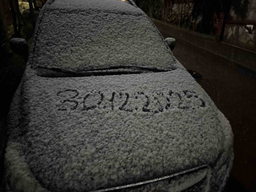 Meteoroloji’nin uyarıları sonrası İstanbul’da kar yağışı etkili olmaya başladı.