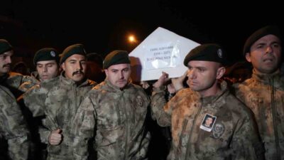 İstanbul'daki uyuşturucu operasyonunda yaralanan polis memuru Emre Albayrak, hastanede şehit