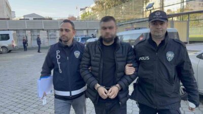 Samsun Canik’te, İYİ Parti İl Başkanı Hasan Aksoy, kırmızı ışıkta