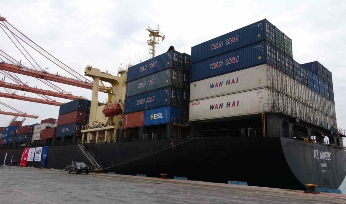 Mersin Limanı’ndan Sudan’a İnsani Yardım Taşıyan ‘İyilik Gemisi’ Törenle Gönderildi Mersin Limanı'ndan Sudan'a çadır taşıyan 'NZ NINGBO' gemisi törenle uğurlandı.