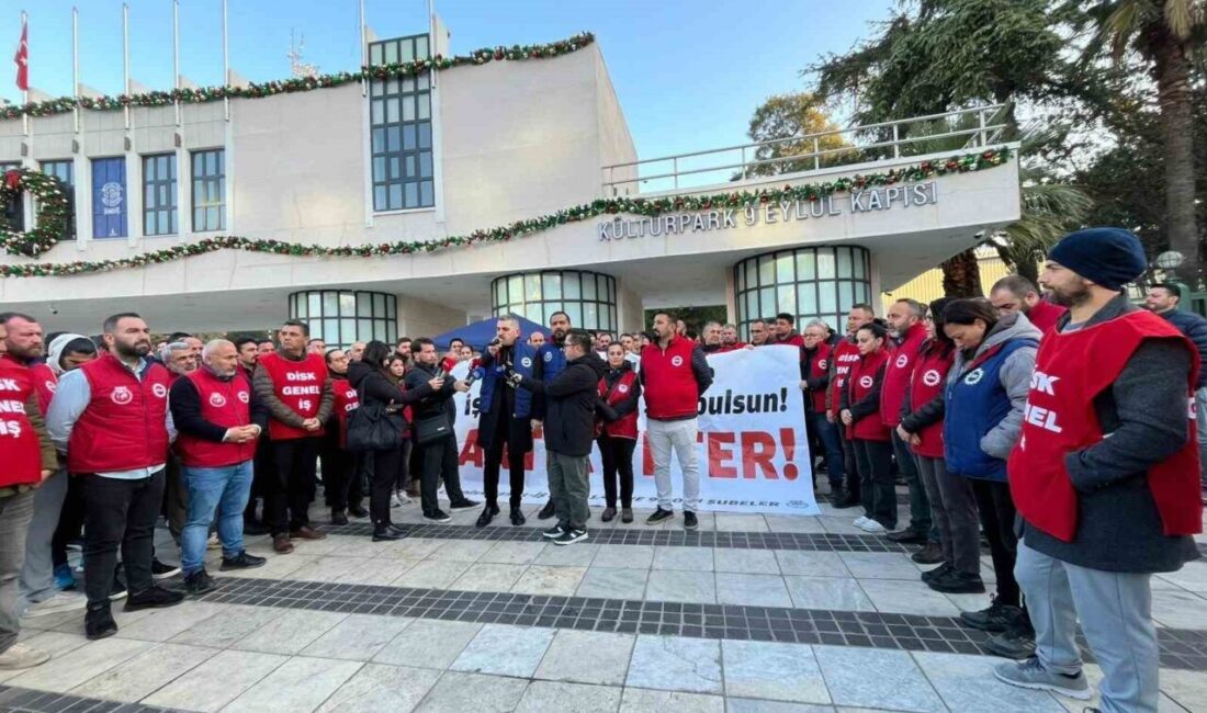 İzmir’de Eylemler Sürüyor: İşçiler Ödeme Takvimi ve Havuz Sisteminin Kaldırılmasını Talep Ediyor İzmir Büyükşehir Belediyesi'nin iştiraklerinde yaşanan ödeme sorunlarına karşı işçilerin eylemleri