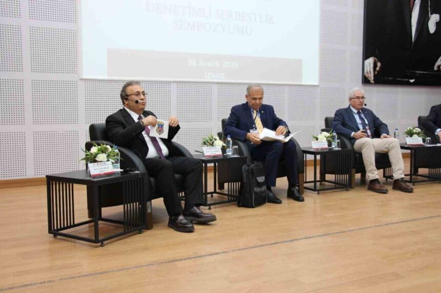 İzmir Kâtip Çelebi Üniversitesi Hukuk Fakültesi ve Karşıyaka Denetimli Serbestlik Müdürlüğü iş birliğiyle “Denetimli Serbestlik Sempozyumu” düzenlendi.