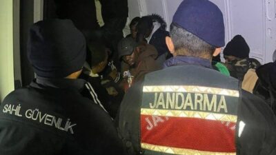 İzmir'in Dikili ilçesinde gerçekleştirilen ortak bir operasyonda, Sahil Güvenlik ve