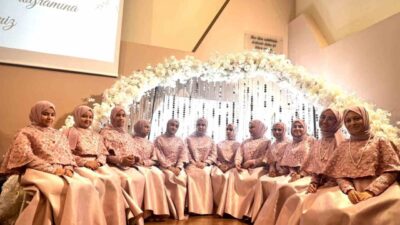 Menderes Müftülüğü İzmir Bölge Kız Kur’an Kursu'nda hafızlıklarını tamamlayan 12