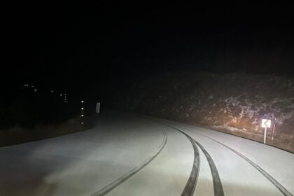 İzmir’in Bozdağ’ında mevsimin ilk karı bekleniyor, kayak tesisleri için hazırlıklar tamamlandı.