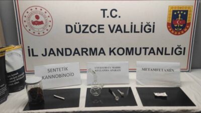 Düzce ilinde jandarma ekipleri, Ballıca Köyü'nde N.İ. isimli şahsı durdurdu.