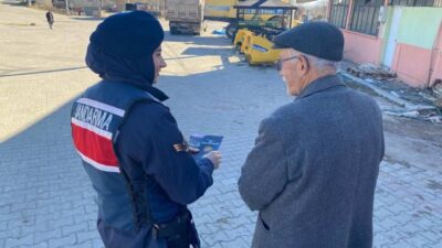 Afyonkarahisar'da jandarma, Hocalar ilçesinde kadına şiddetle mücadele için bilgilendirme etkinliği