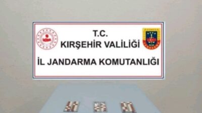 Kırşehir'de Jandarma ekipleri, S.E.Y. adlı şahsın aracında yaptıkları kontrolde 37