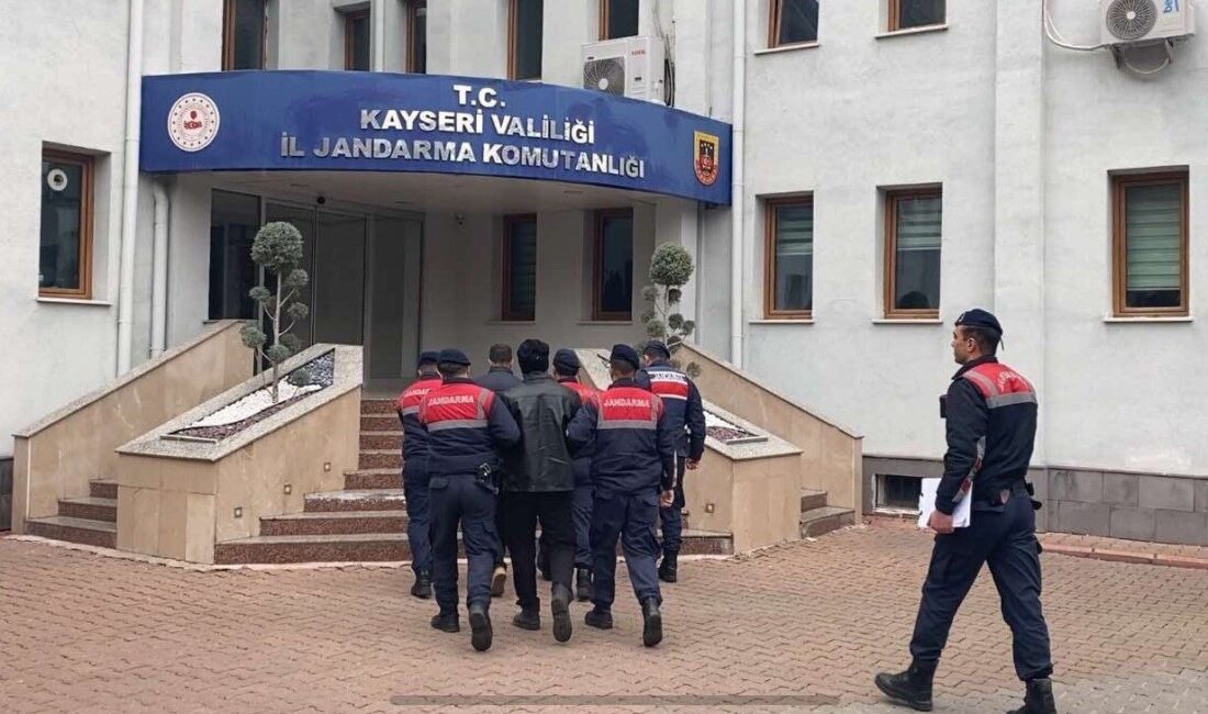 Kayseri’de jandarma, DEAŞ ile bağlantılı iki yabancı uyruklu şahisi, A.E.