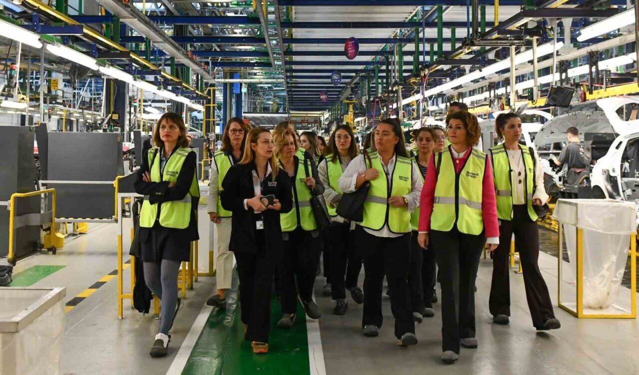 Kadının Güçlenmesi Bursa Platformu, bu ay Oyak Renault'da toplumsal cinsiyet