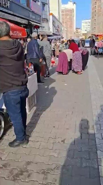 Adana’nın Seyhan ilçesinde, Kocavezir Mahallesi'nde bir grup kadın arasında bilinmeyen