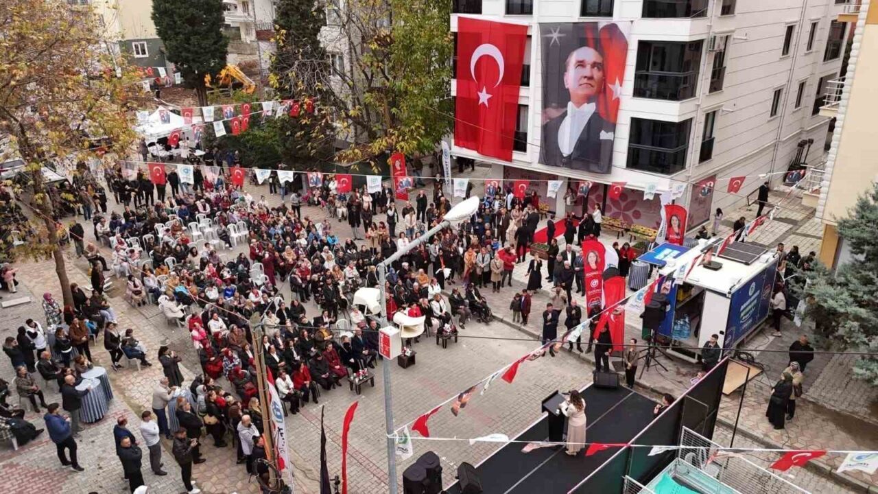 Tekirdağ Büyükşehir Belediyesi, 5 Aralık Dünya Kadın Hakları Günü'nde Altınova