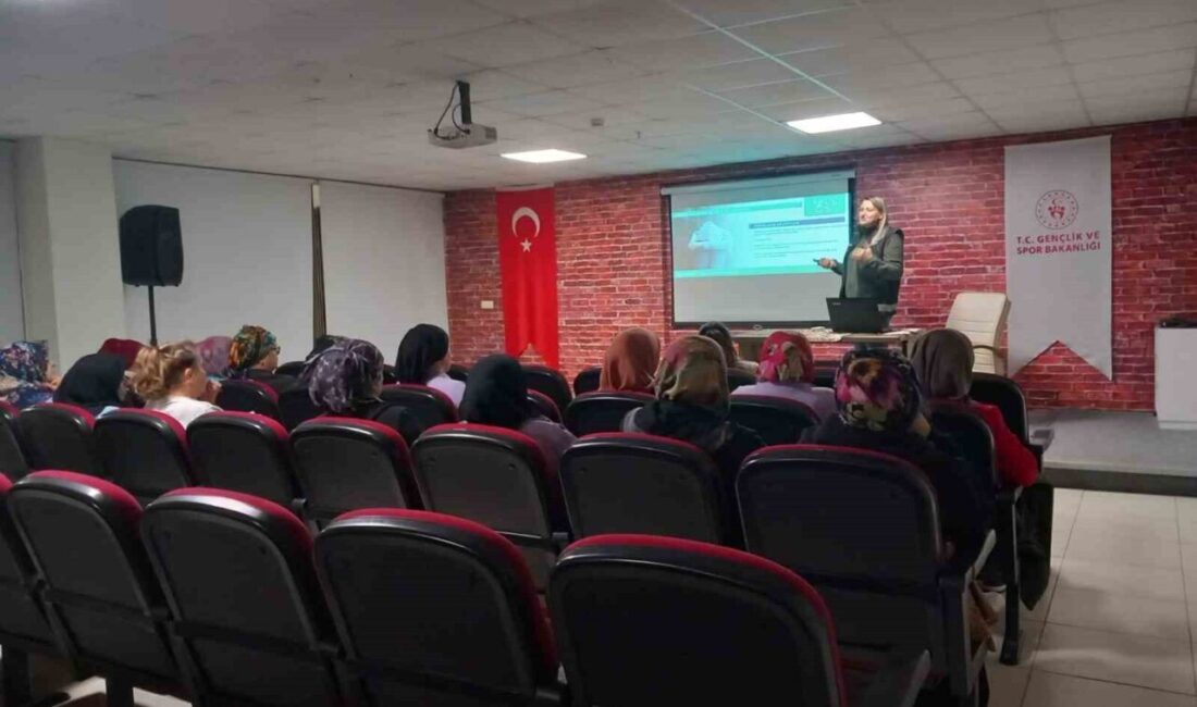 Düzce Üniversitesinde, öğrencilere hizmet veren Zahidül Kevseri ve Mahpeyker Sultan