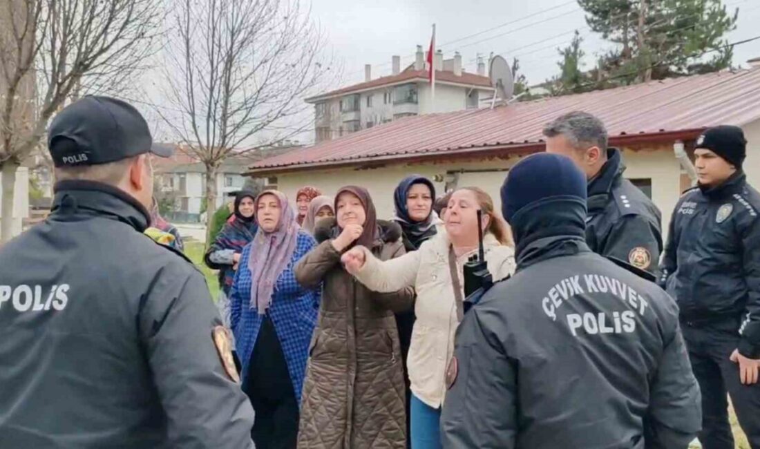 Bolu'nun Tepecik Mahallesi'nde baz istasyonu inşaatına başlandı. Kadınlar, erkeklerin bu