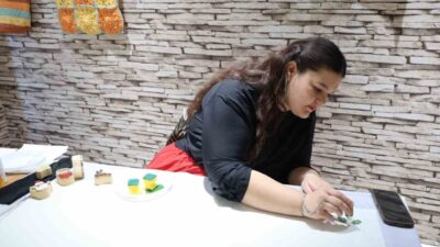 Adana’nın Kozan ilçesindeki Aile Destek Merkezi, kadınlara mesleki eğitim sunarak